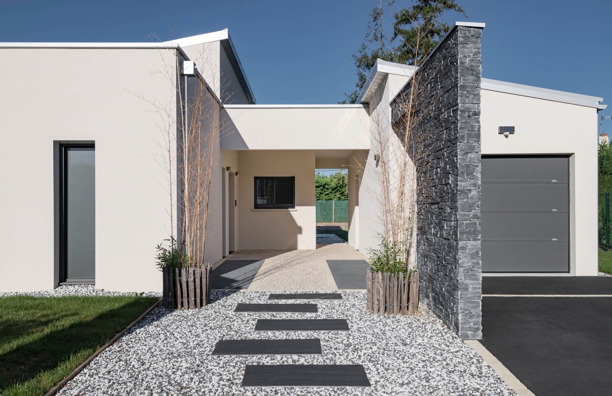 Maison témoin Maisons Privat première maison E+C- Bepos NF HQE Maison à la Roche sur Yon